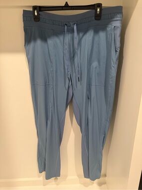 NWOT  lululemon Dance Studio Mid Rise